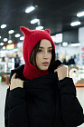 красный