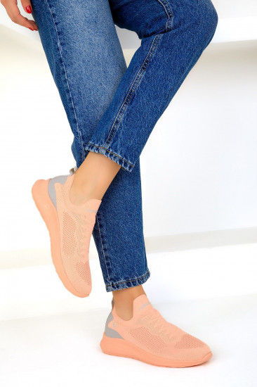 Кроссовки женские