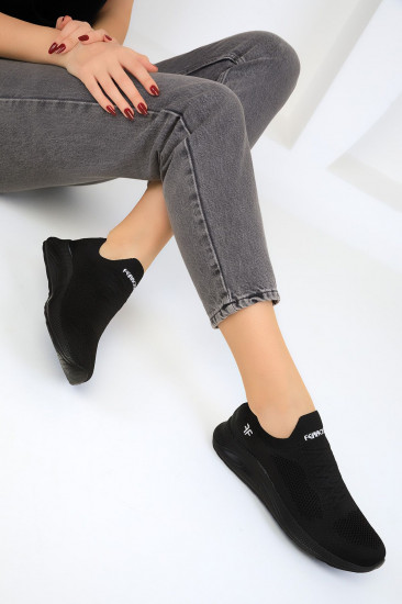 Кроссовки женские