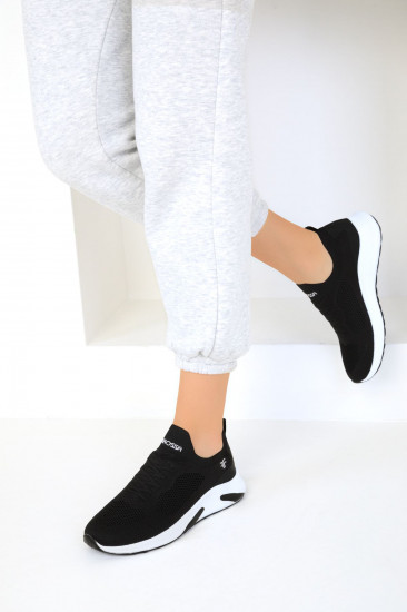 Кроссовки женские