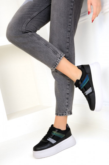 Кроссовки женские