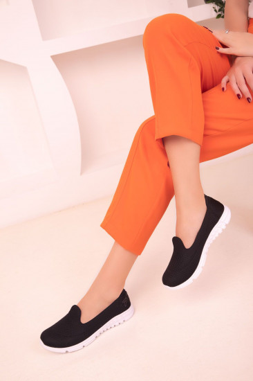 Кроссовки женские