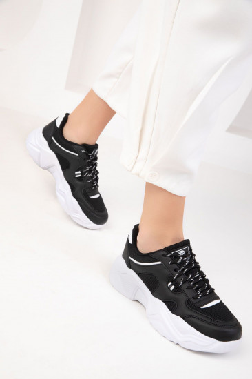 Кроссовки женские