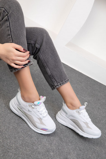 Кроссовки женские