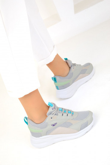 Кроссовки женские