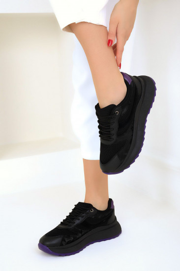 Кроссовки женские