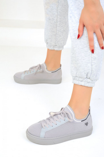 Кроссовки женские