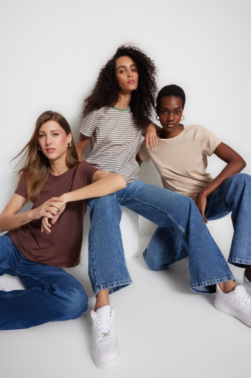 Футболка женская