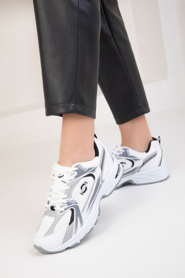 Кроссовки женские