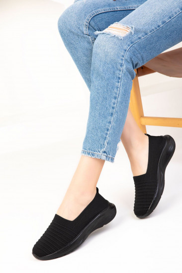 Кроссовки женские