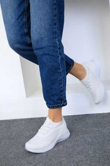 Кроссовки женские