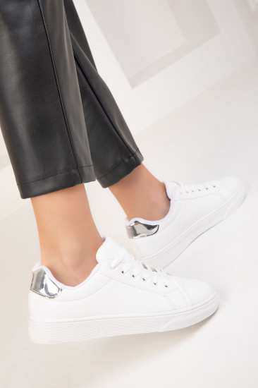 Кроссовки женские