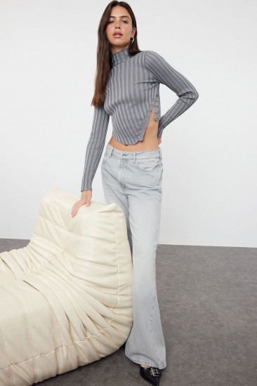 Свитер женский