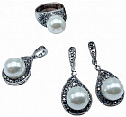 серебристый