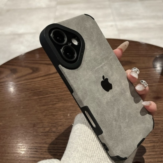 Чехол для iPhone 16