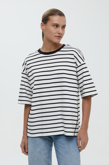 Футболка женская в полоску свободного силуэта