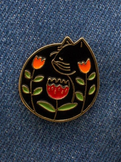 Значок металлический «Black cat flower»