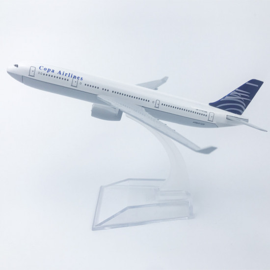 Фигурка коллекционная «Самолет авиакомпании Copa Airlines Boeing 777»