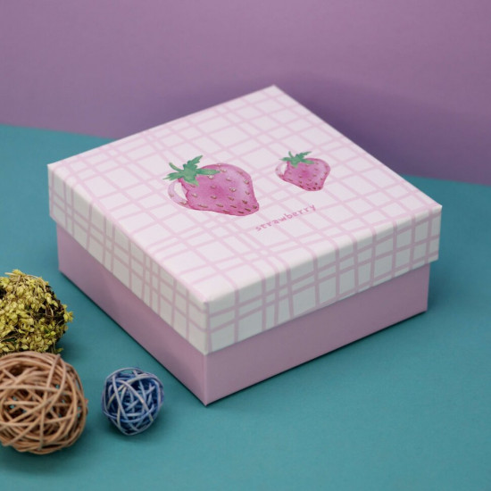Коробка подарочная «Two strawberry»