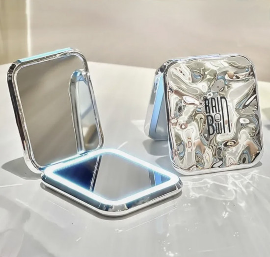 Зеркало складное с LED подсветкой