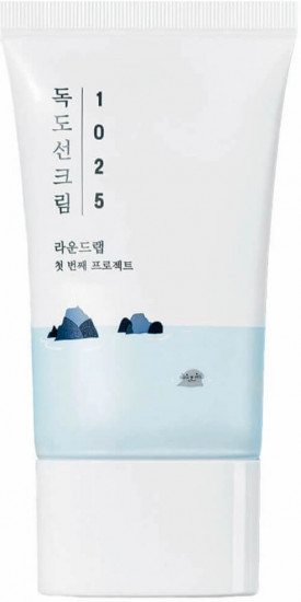 Солнцезащитный крем для проблемной кожи с морской водой SPF50+ PA++++ «1025 Dokdo Sunscreen»