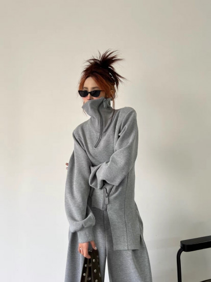 Женский асимметричный свитшот на молнии