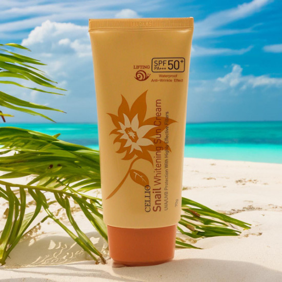 Водостойкий солнцезащитный крем для лица c муцином улитки SPF50+ «Snail Whitening Sun Cream»