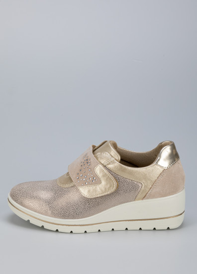 Кроссовки женские