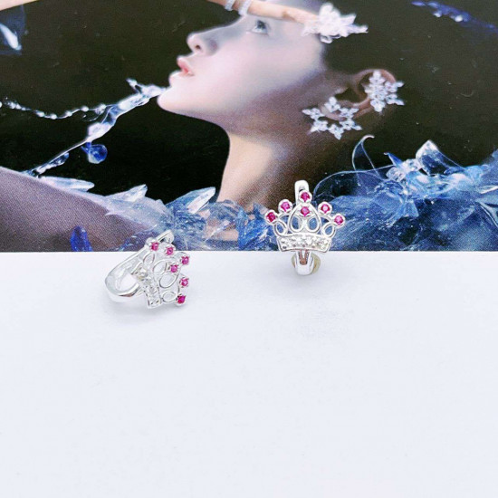 Серьги из серебра с кристаллом
