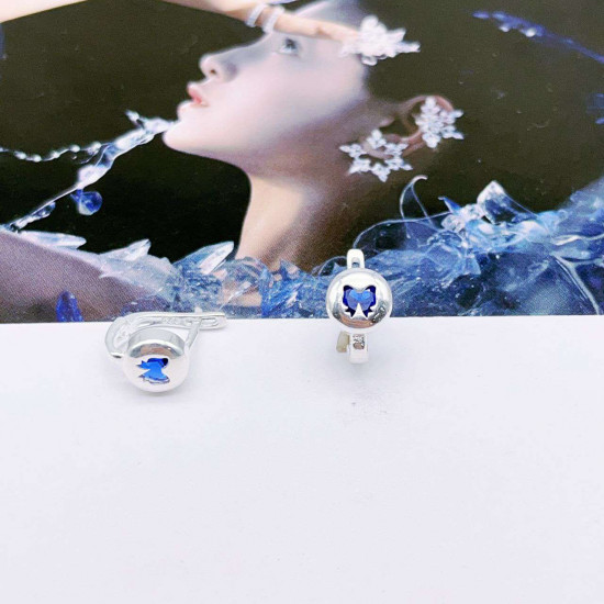 Серьги из серебра с фианитом