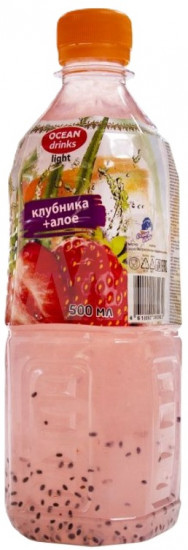 Напиток со вкусом клубники, с кусочками алоэ и семенами чиа