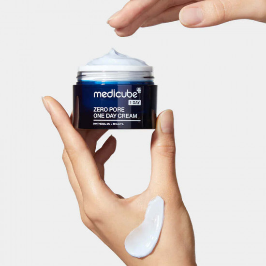 Лёгкий матирующий крем для жирной кожи «Zero Pore One Day Cream»
