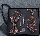 коричневый