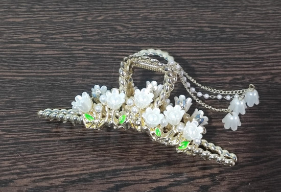 Заколка-краб для волос «Белая фея»