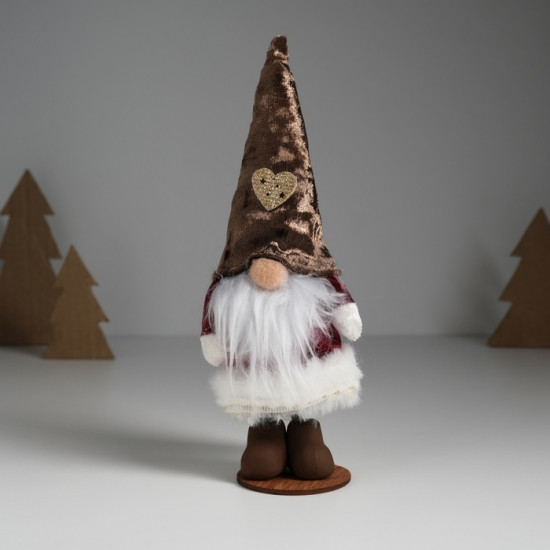 Фигурка «Гномик в красной шубке и колпаке с сердечком»