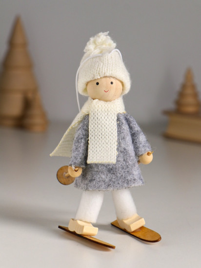 Кукла интерьерная текстильная «Малыш на лыжах»