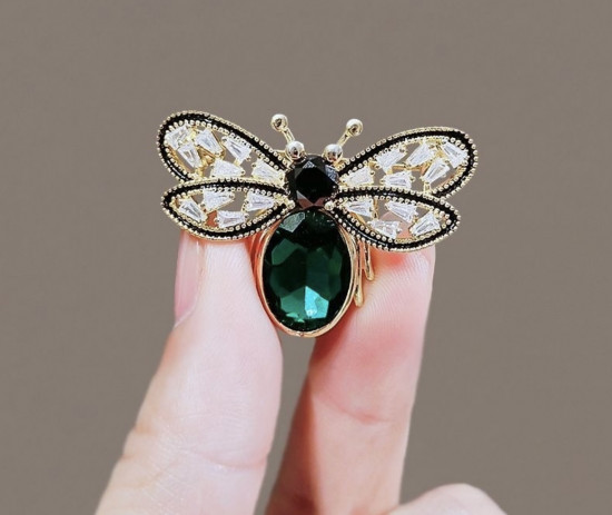 Брошь «Зеленая пчела»