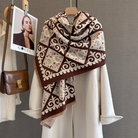 Палантин в национальном стиле