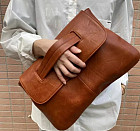 коричневый