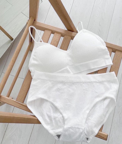 Комплект нижнего белья женский