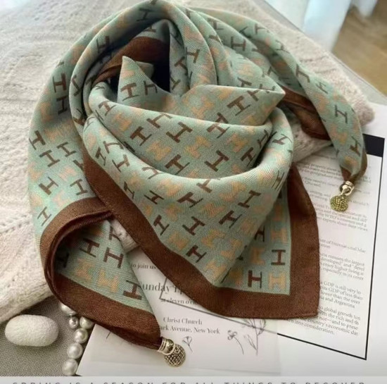 Платок женский с магнитом