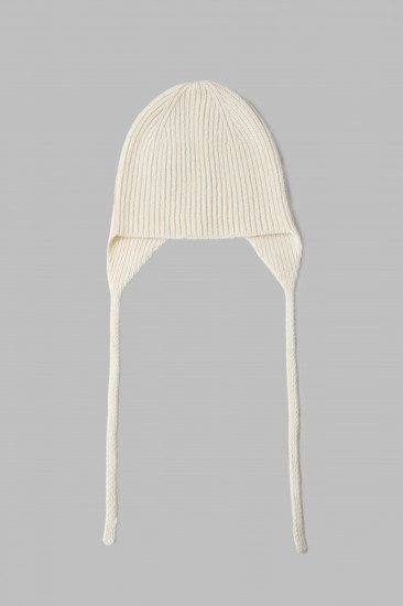 Шапка женская с шерстью енота