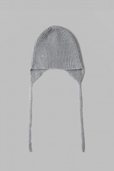 Шапка женская с шерстью енота