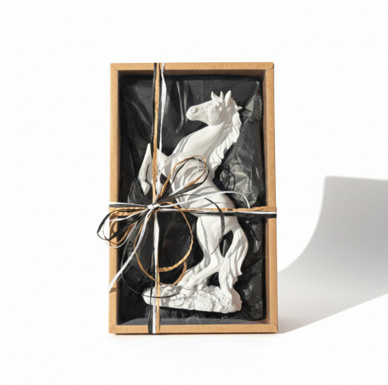 Статуя «Элегантная лошадь»