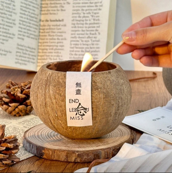 Ароматическая свеча в кокосе