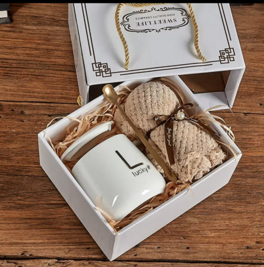 Подарочный набор: кружка, ложка и полотенце-медвежонок в коробке