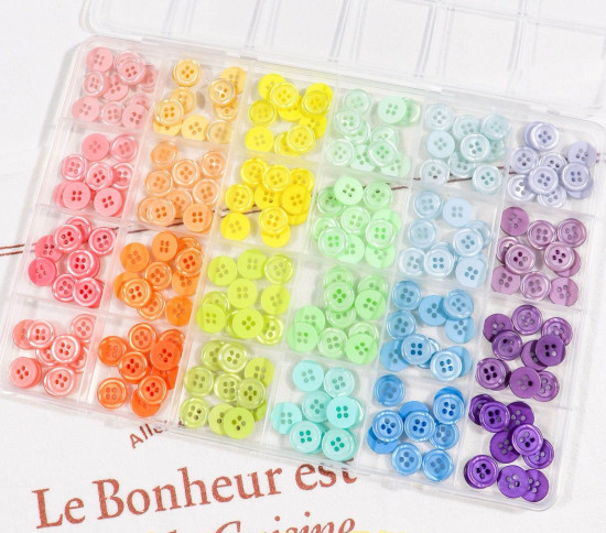 Набор цветных пуговиц