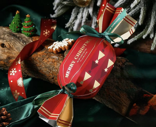 Подарочный набор сладостей в праздничной упаковке «Сладкая конфетка»