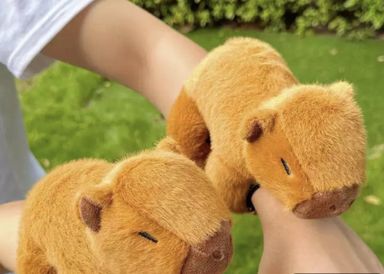 Игрушка-браслет «Капибара»