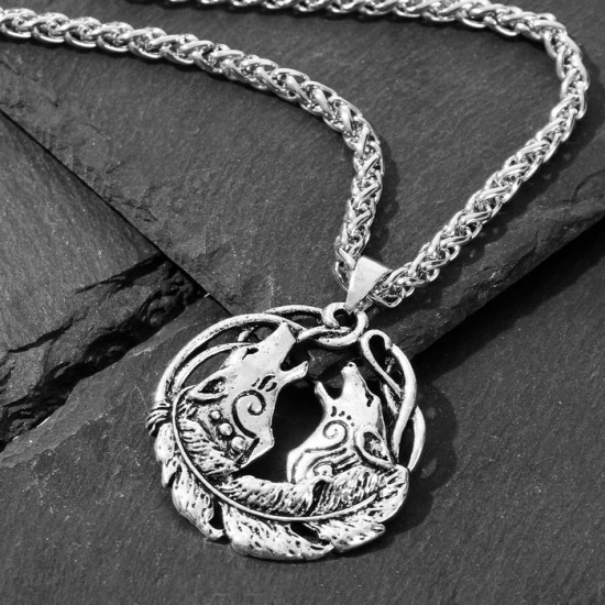 Кулон на цепочке «Волки»